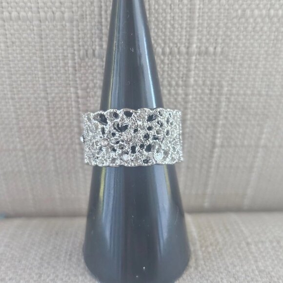 Fashion Ring Band Silver Tone Wide Finger Band Fashion Jewelry Size 6.5 New - Picture 8 of 11